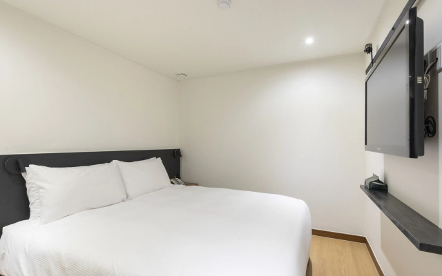 Hotel Victoria (formerly Hotel Tong Seoul Myeongdong)