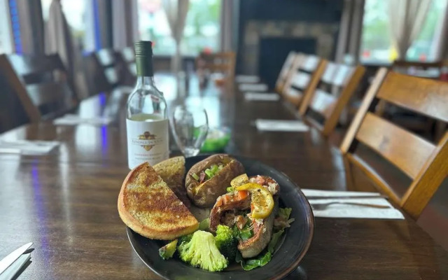 Hooligans Fishing Lodge