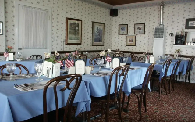 Bridgeport Inn