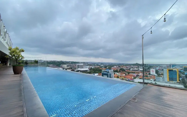 Good Homey Studio Apartment At Warhol (W/R) Residences