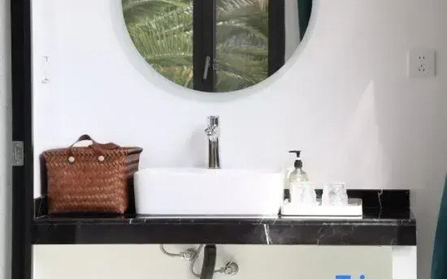 Zhufeng Concept Hotel (Baoshan High-speed Railway Station Branch)