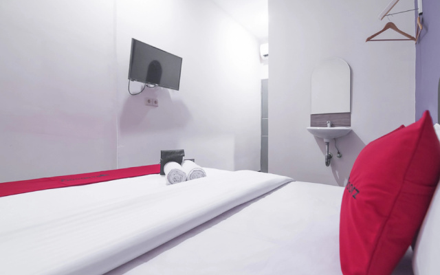 RedDoorz near ITC Mangga Dua – Guest Rooms – Jakarta