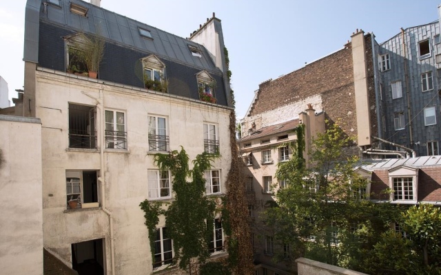 Place des Vosges - Bastille Apartment