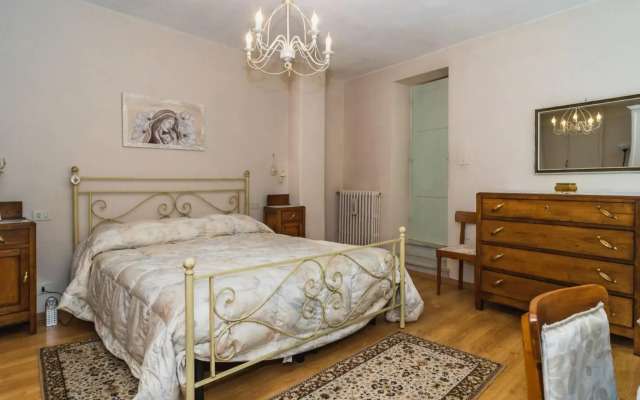 Cheerful holiday home in Poggio with private garden