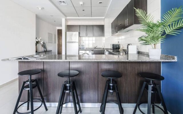 Classy & Ravishing 1BR w/ Enchanting Marina Views!