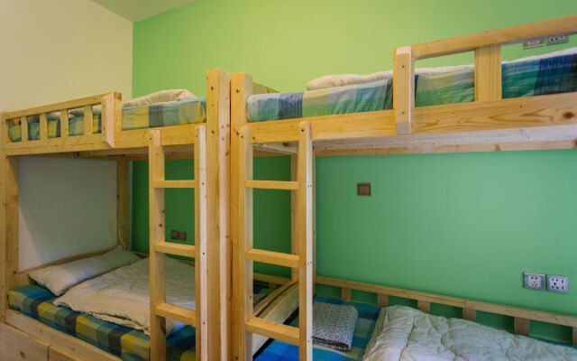 7 Sages Bell Tower Youth Hostel