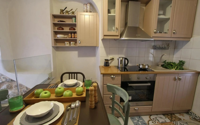 Mesta Mastic