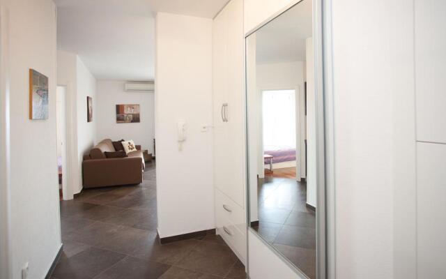 Trstenik Beach Apartments