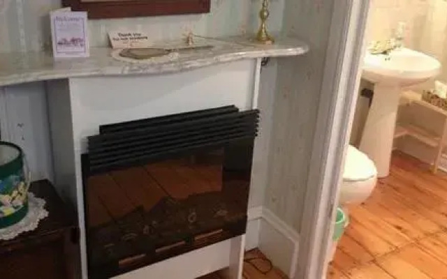 Florentine Manor Bed & Breakfast