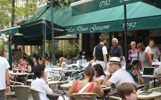 Child-friendly Holiday Home With Many Facilities in Aix-en Provence