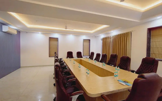 The Hoften Elite 32 Avenue, Sector 15, Gurugram