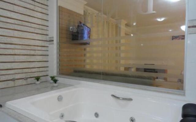 Di Napoli Plaza Hotel