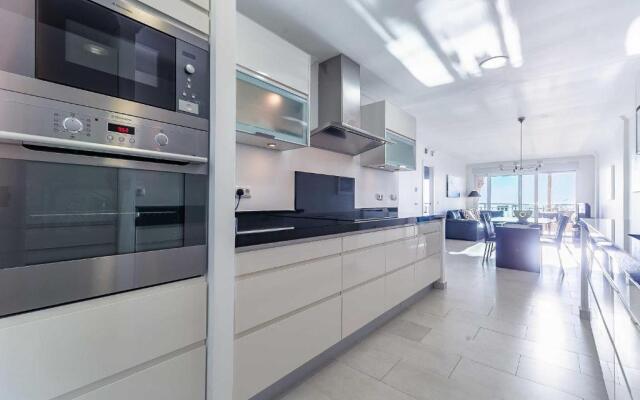 25-Modern Apartment in Paseo Maritimo, Fuengirola!