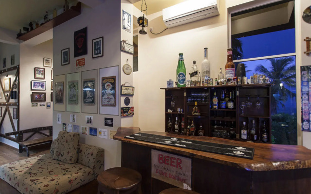 The Albatross, Kandy