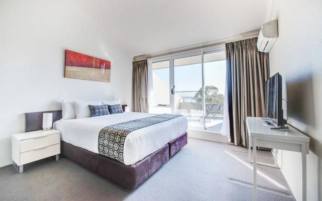 Horizons Lake Jindabyne