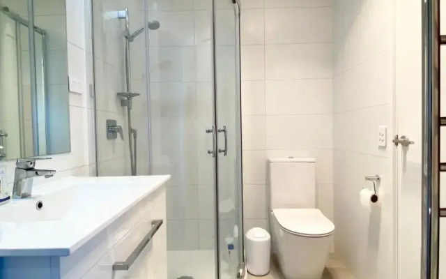 Stunning Townhouse - Walking to Botany Shopping Center