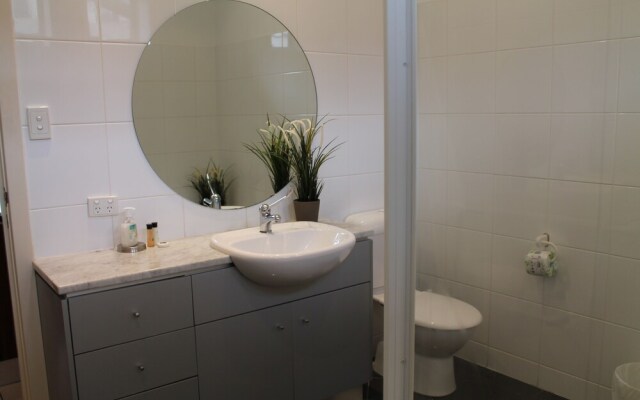 Adelaide DressCircle Apartments - Specialty Accommodation