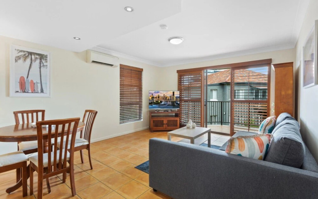 Charming 2-bed Apartment With City Views – Guest Rooms – Brisbane