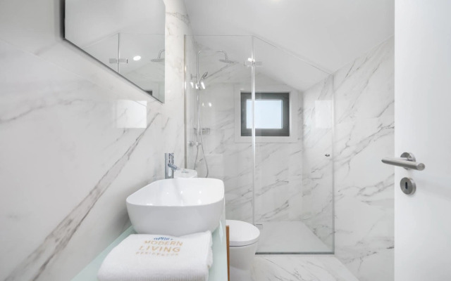 WHome Riverside View Premium Apartment w/ AC & Terrace