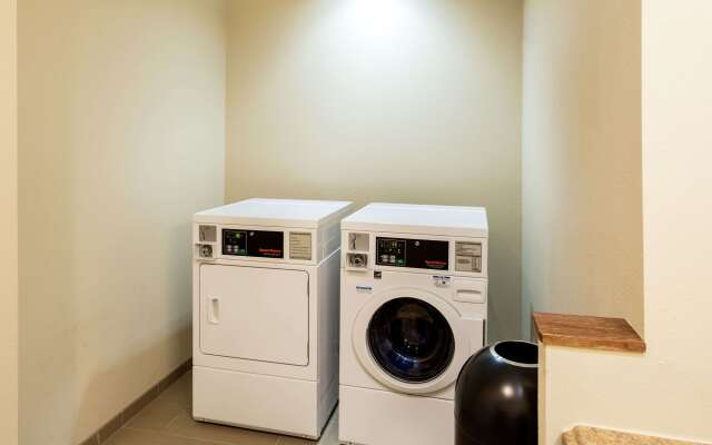 Comfort Suites Lincoln North