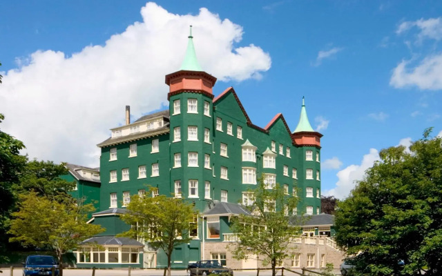 Metropole Hotel and Spa