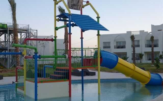 Le Royal Holiday Resort (Aqua Park)
