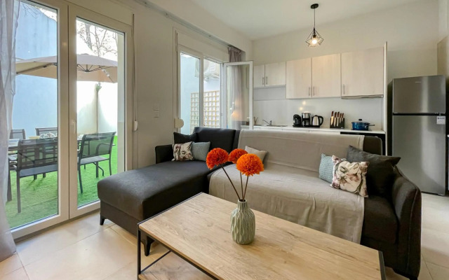 SOHO Modern 55sqm Studio with Secret Garden