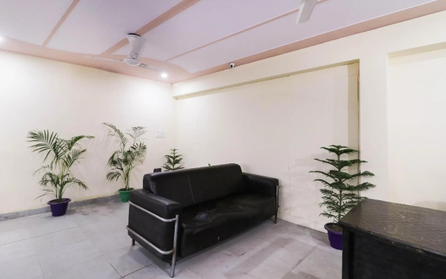 Akash Guest House by OYO Rooms