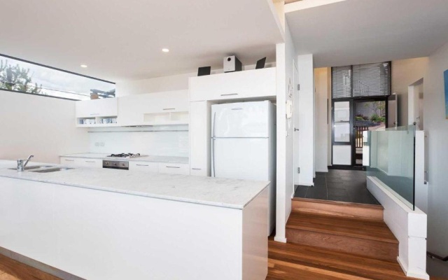 Beach House 7' 26 One Mile Close - air conditioned, wifi, foxtel, linen – Guest Rooms – Anna Bay
