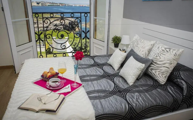 Adosado en 1a Línea.A 10 Kms de FOZ.