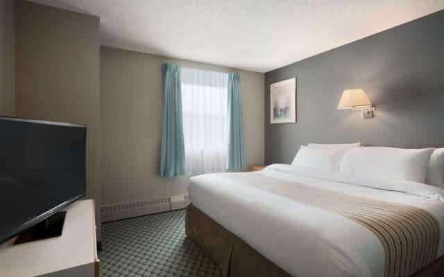 Travelodge by Wyndham Edmonton Airport