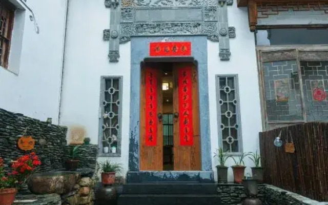 Wuyuan Yebing Photography Store