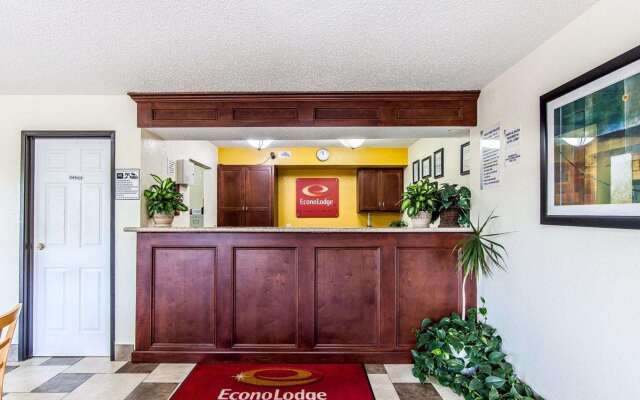 Econo Lodge Cartersville-Emerson Lake Point