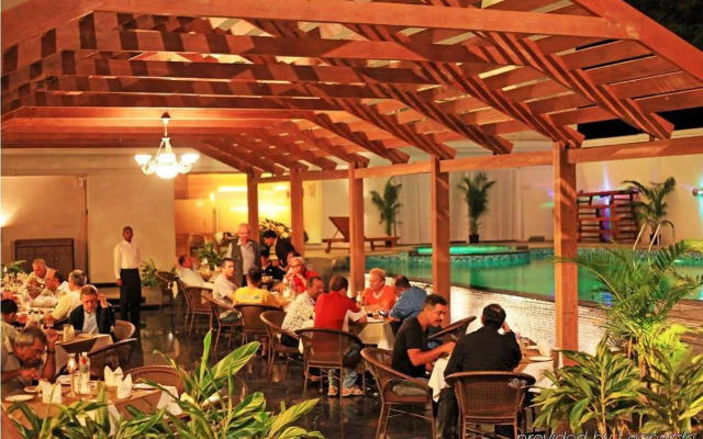 Le Royale Residency