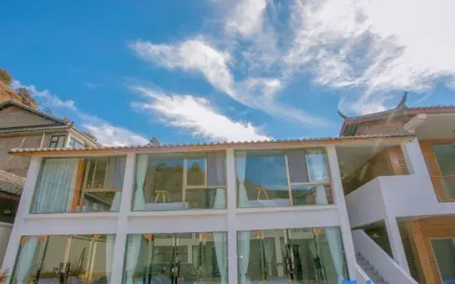Lugu Lake Shanshuijian · Lake View Homestay (Dazu Pier)