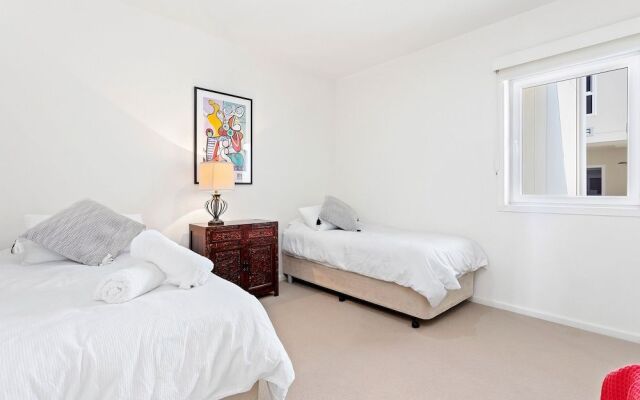 Southbound Escape at the Wharf