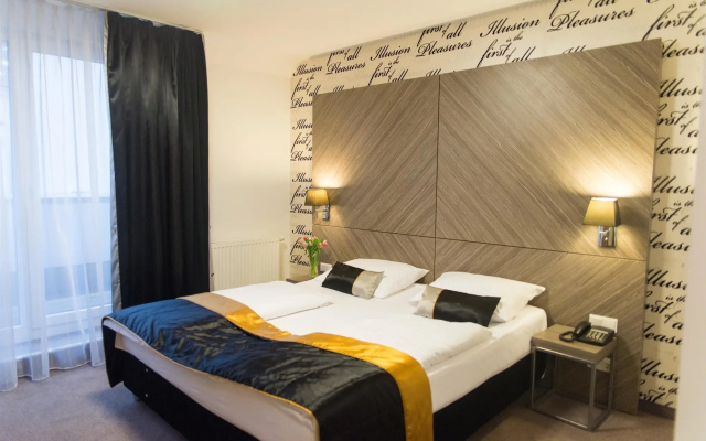 Elaya  Vienna City West