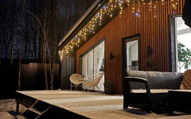 Sheluha House (Шелуха Хаус) с уютной верандой