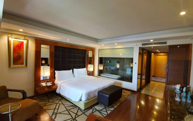 Radisson Blu Plaza Delhi Airport