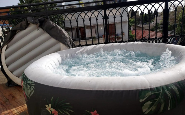 Luxurious Penthouse in Tel Aviv with Pool