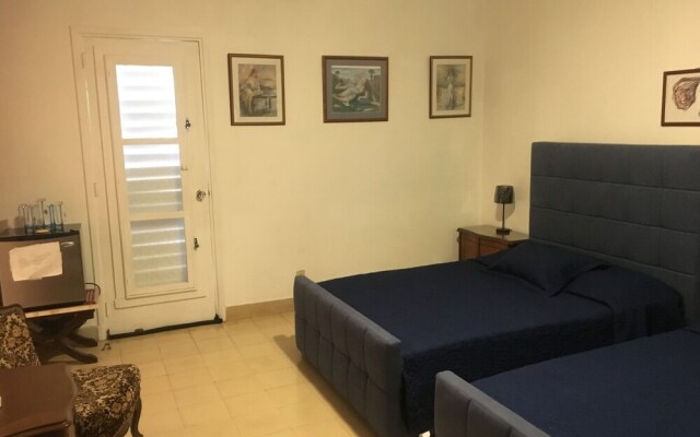 6 Bedrooms Pool Villa
