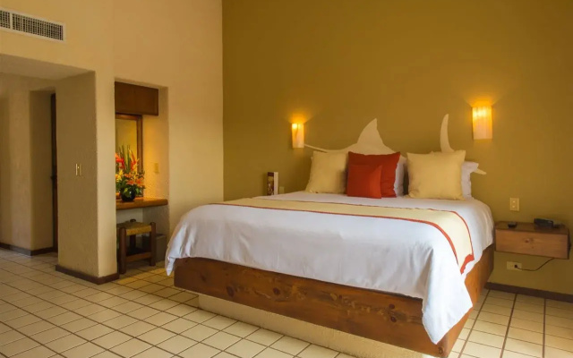 Solmar Resort