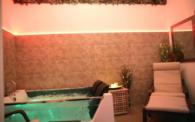 Villa mit Whirlpool für 32 Per