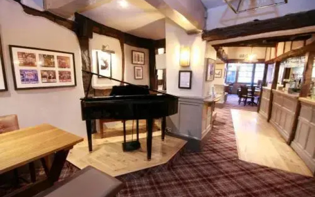 Crown Hotel