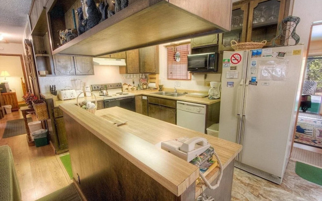 Bambi's Bunkhouse 3 Bedroom Home by RedAwning