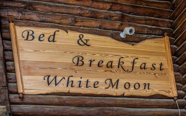 B&B White Moon