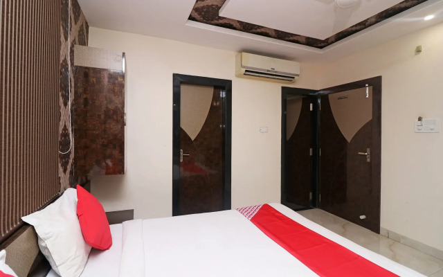 OYO 27611 Hotel Shree Regency