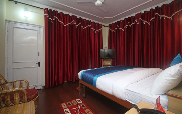 The White House by OYO Rooms