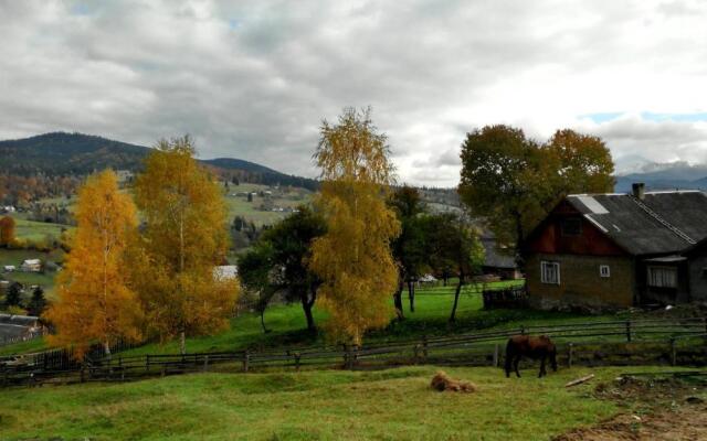 Cottage Ozerniy
