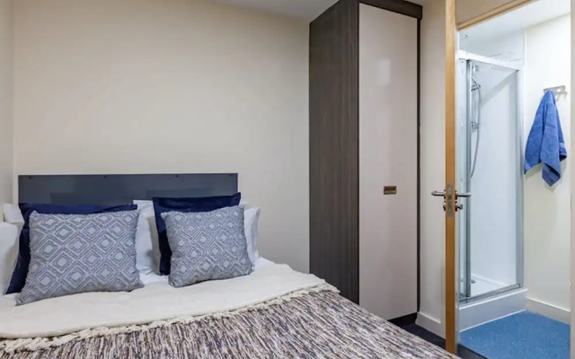 Rooms & Studios for STUDENTS Only BOLTON